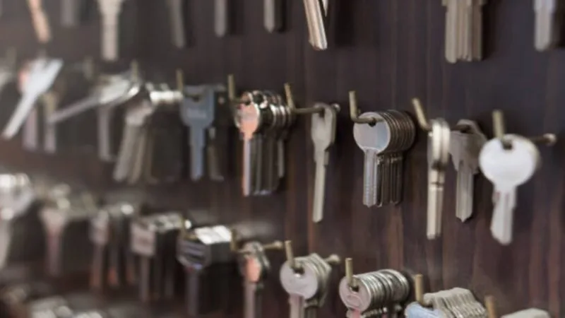 Key Maker & Buyer Services – तुमच्या सुरक्षिततेची खात्री!